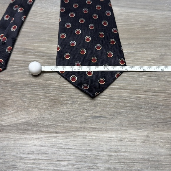 Outline 100% Silk tie - Picture 4 of 7